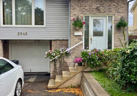 2545-cobbinshaw-circle-mississauga-ontario-w12375643
