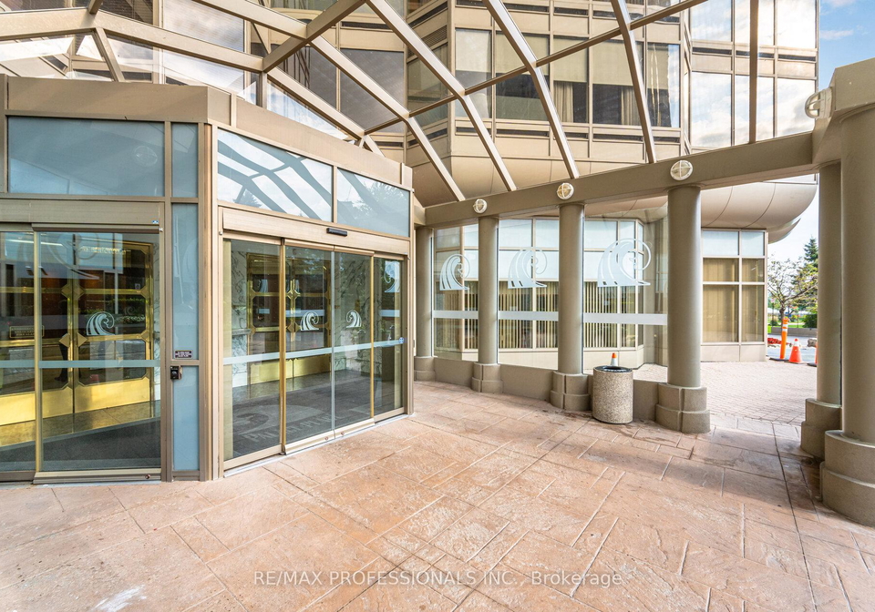 1-palace-pier-court-etobicoke-ontario-w12375744