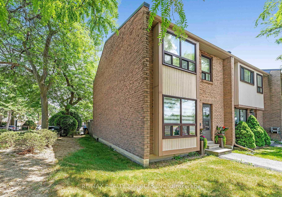 guildford-crescent-brampton-ontario-w12375828