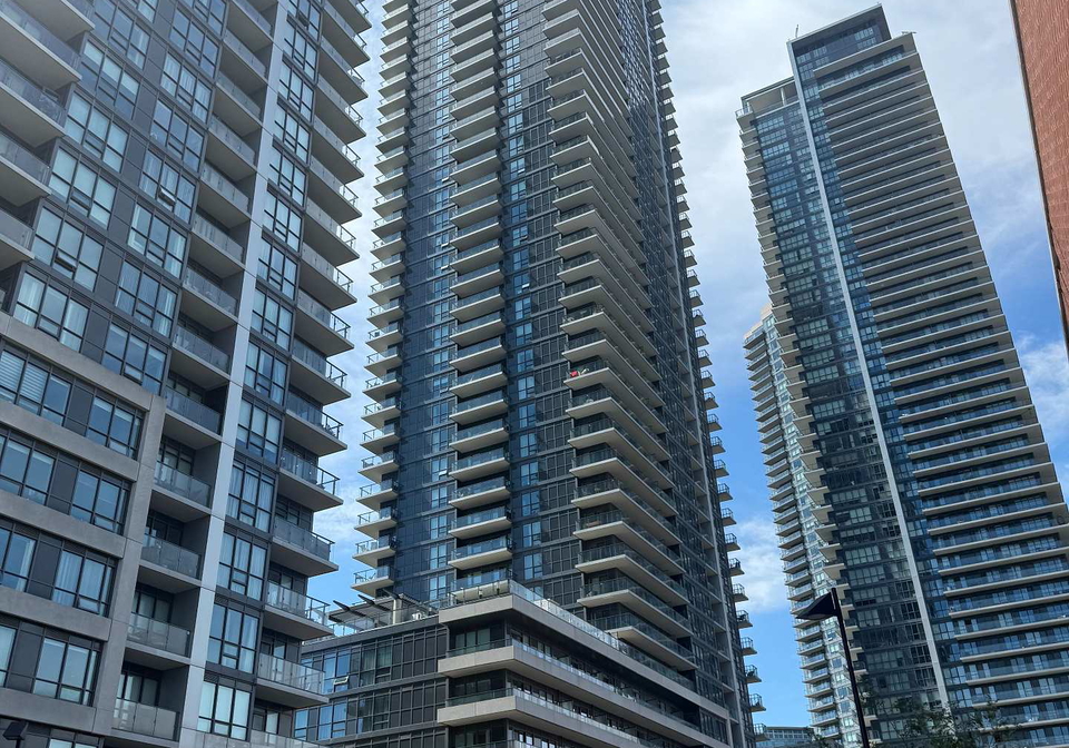 2220-1508-lake-shore-boulevard-w-etobicoke-ontario-w12375860