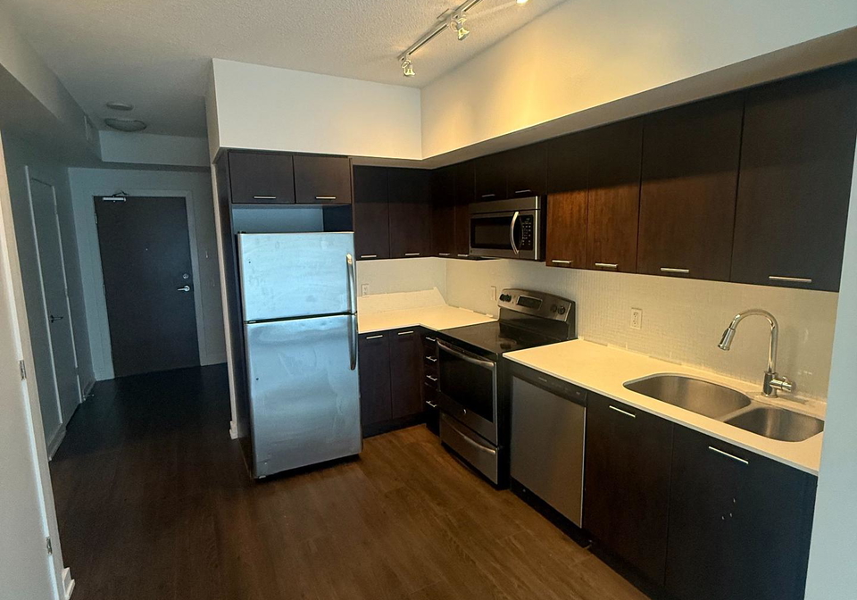 2220-1508-lake-shore-boulevard-w-etobicoke-ontario-w12375860