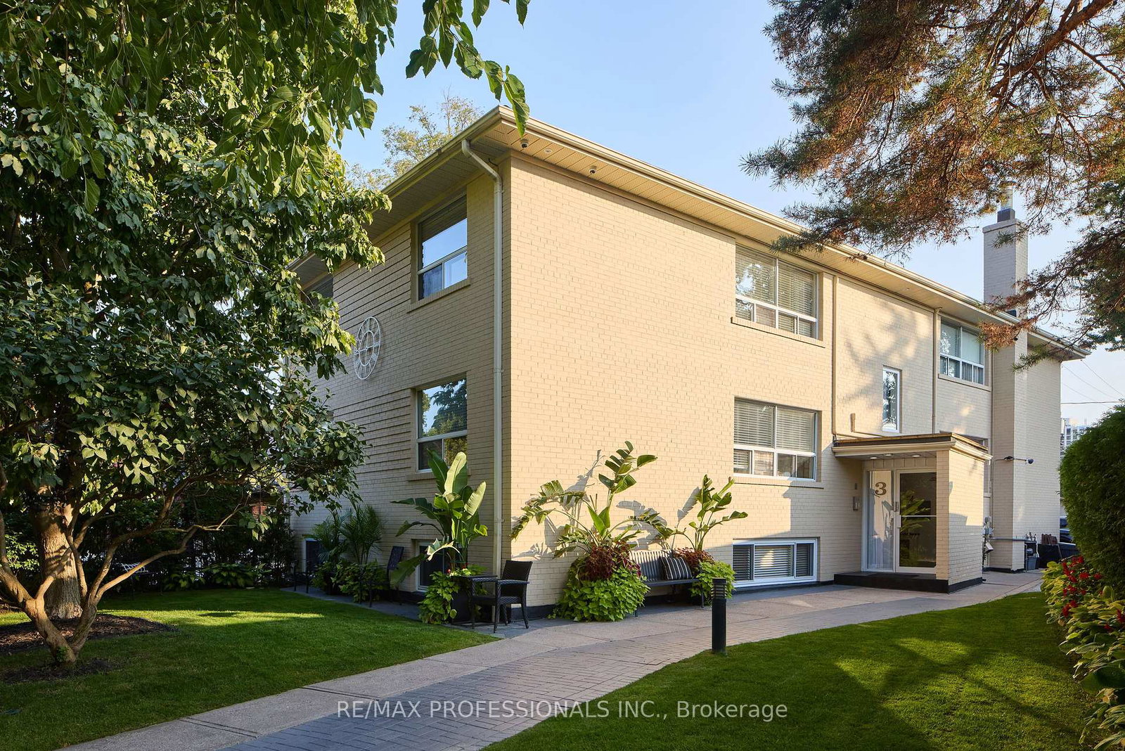 3-chestnut-hills-crescent-etobicoke-ontario-w12375882