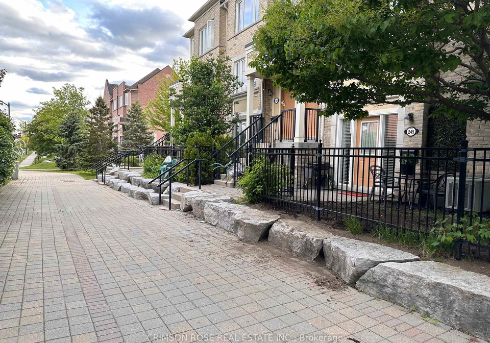 4975-southampton-drive-mississauga-ontario-w12375984