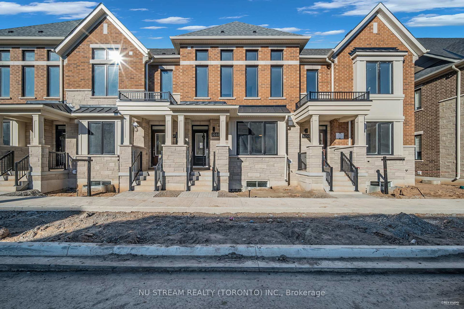 3255-crystal-drive-oakville-ontario-w12376195