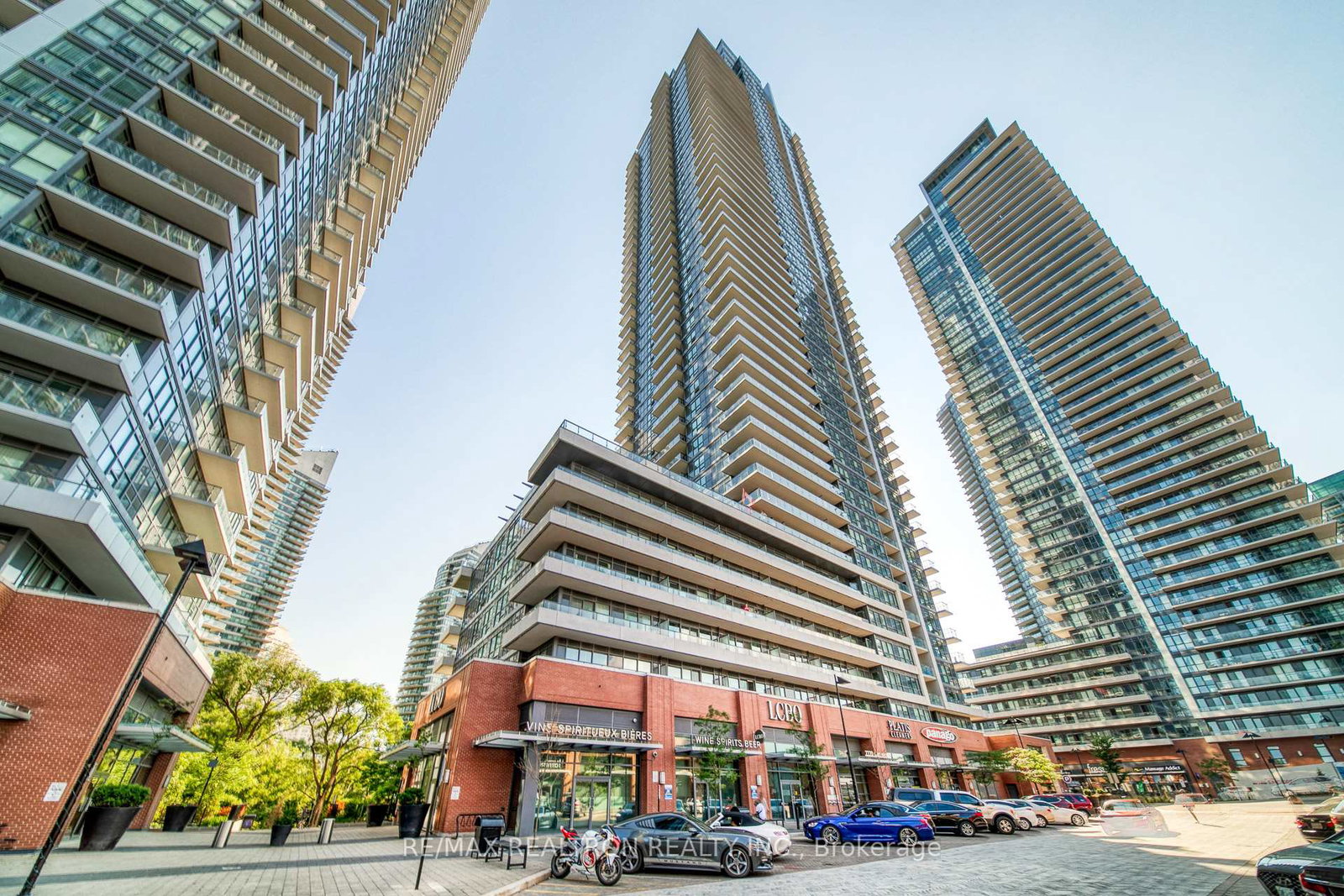 2220-lakeshore-boulevard-w-etobicoke-ontario-w12376679