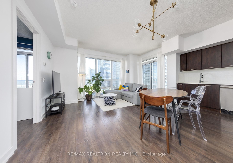 2220-lakeshore-boulevard-w-etobicoke-ontario-w12376679