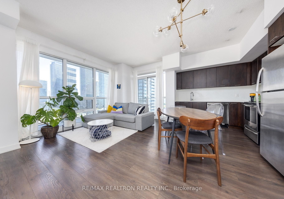 2220-lakeshore-boulevard-w-etobicoke-ontario-w12376679