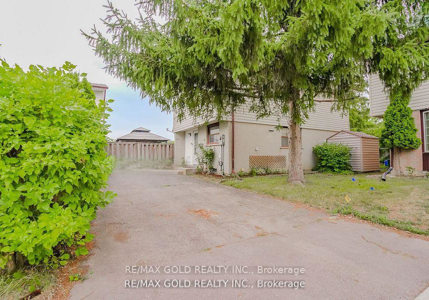17-greenhills-square-brampton-ontario-w12376727