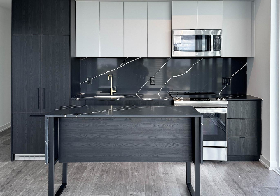285-dufferin-street-toronto-ontario-w12376895