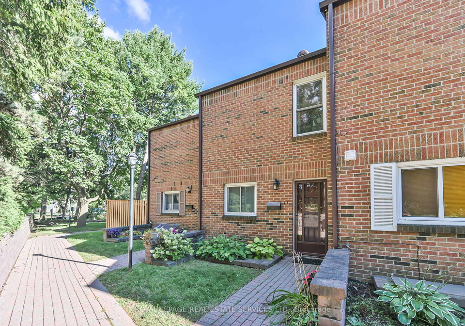 442-perth-avenue-toronto-ontario-w12377475