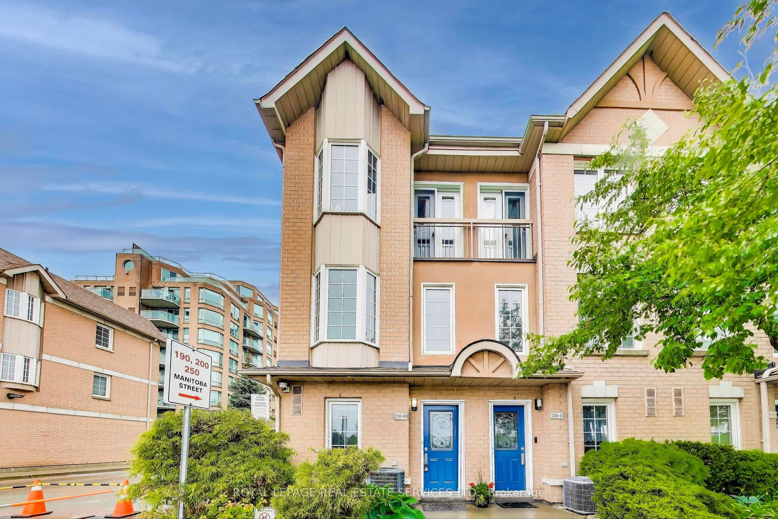 2manitoba-street-etobicoke-ontario-w12377700