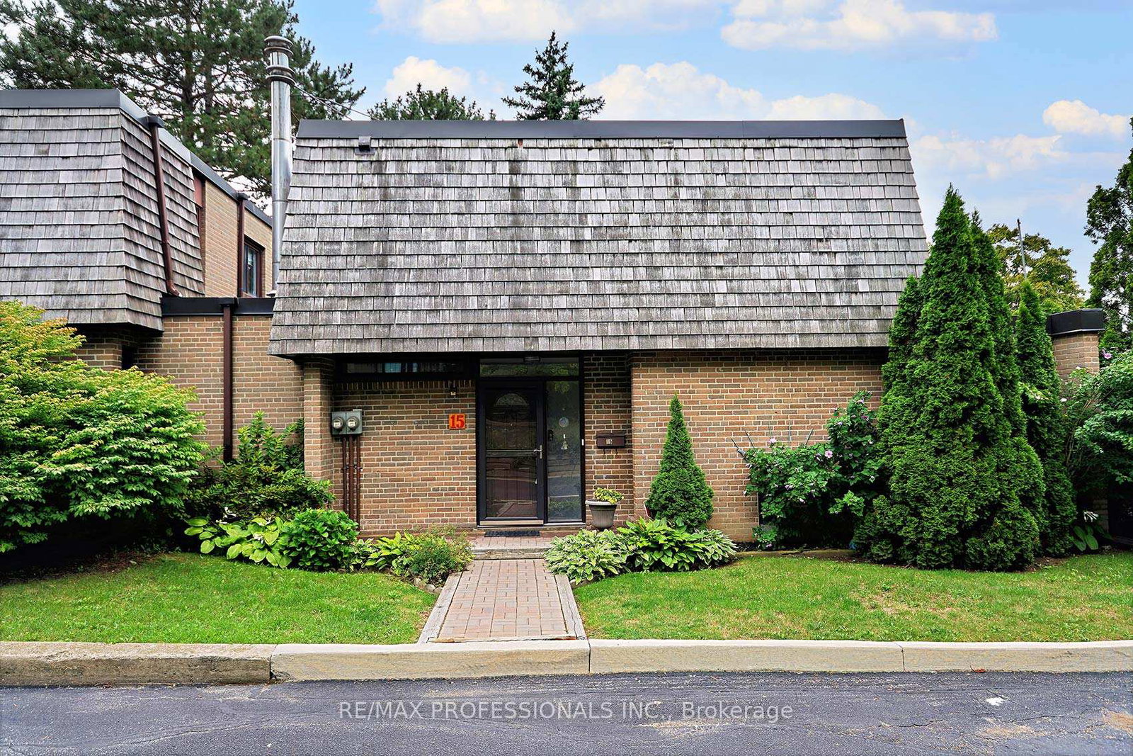 15-raintree-path-etobicoke-ontario-w12377900