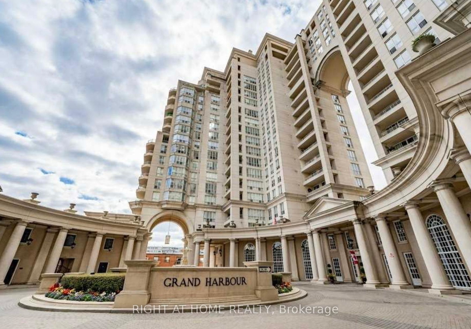 2285-lakeshore-boulevard-w-etobicoke-ontario-w12377964