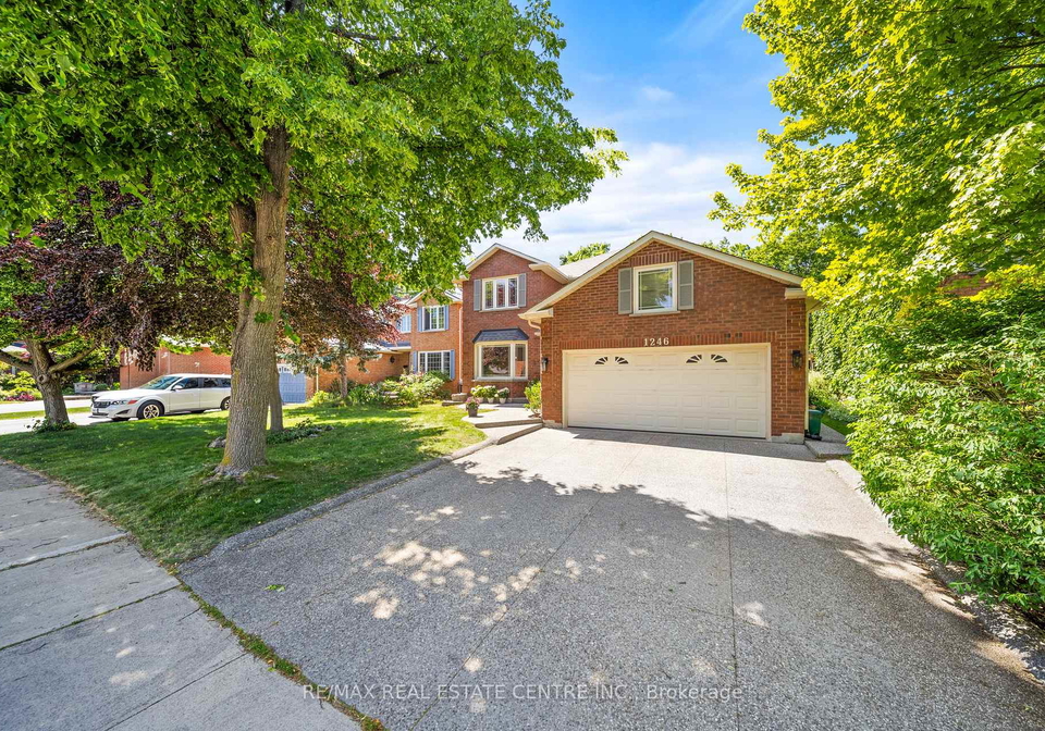 1246-old-carriage-way-oakville-ontario-w12378283