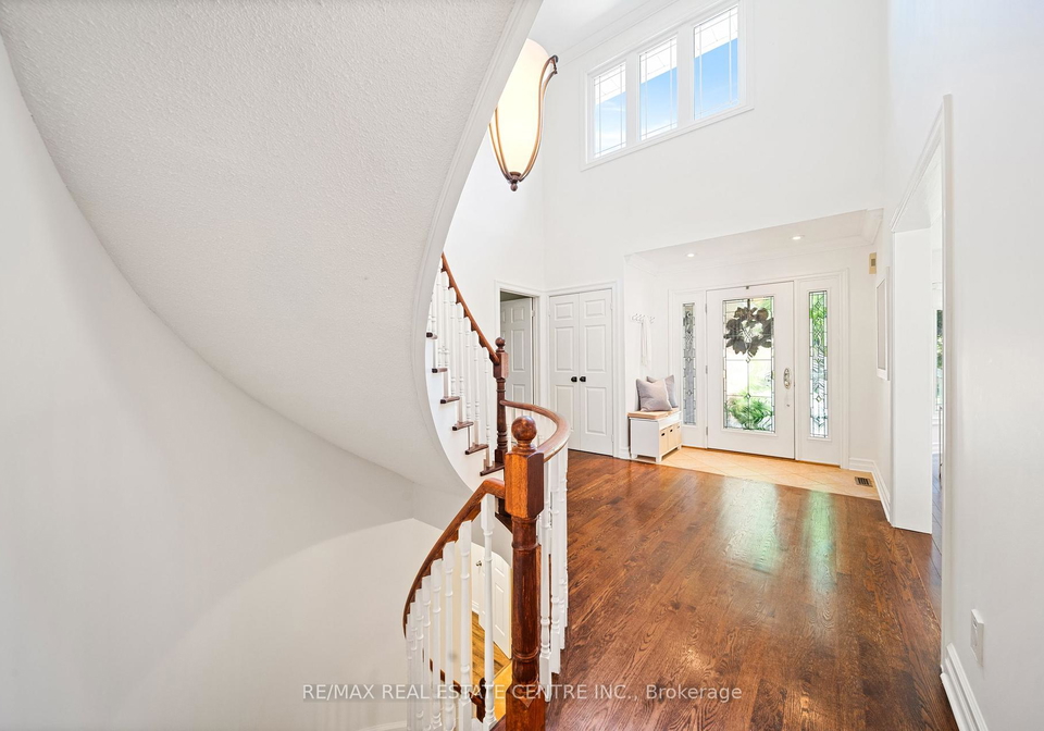 1246-old-carriage-way-oakville-ontario-w12378283