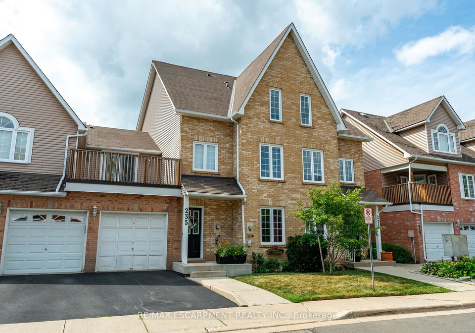 2075-walkers-line-burlington-ontario-w12378394