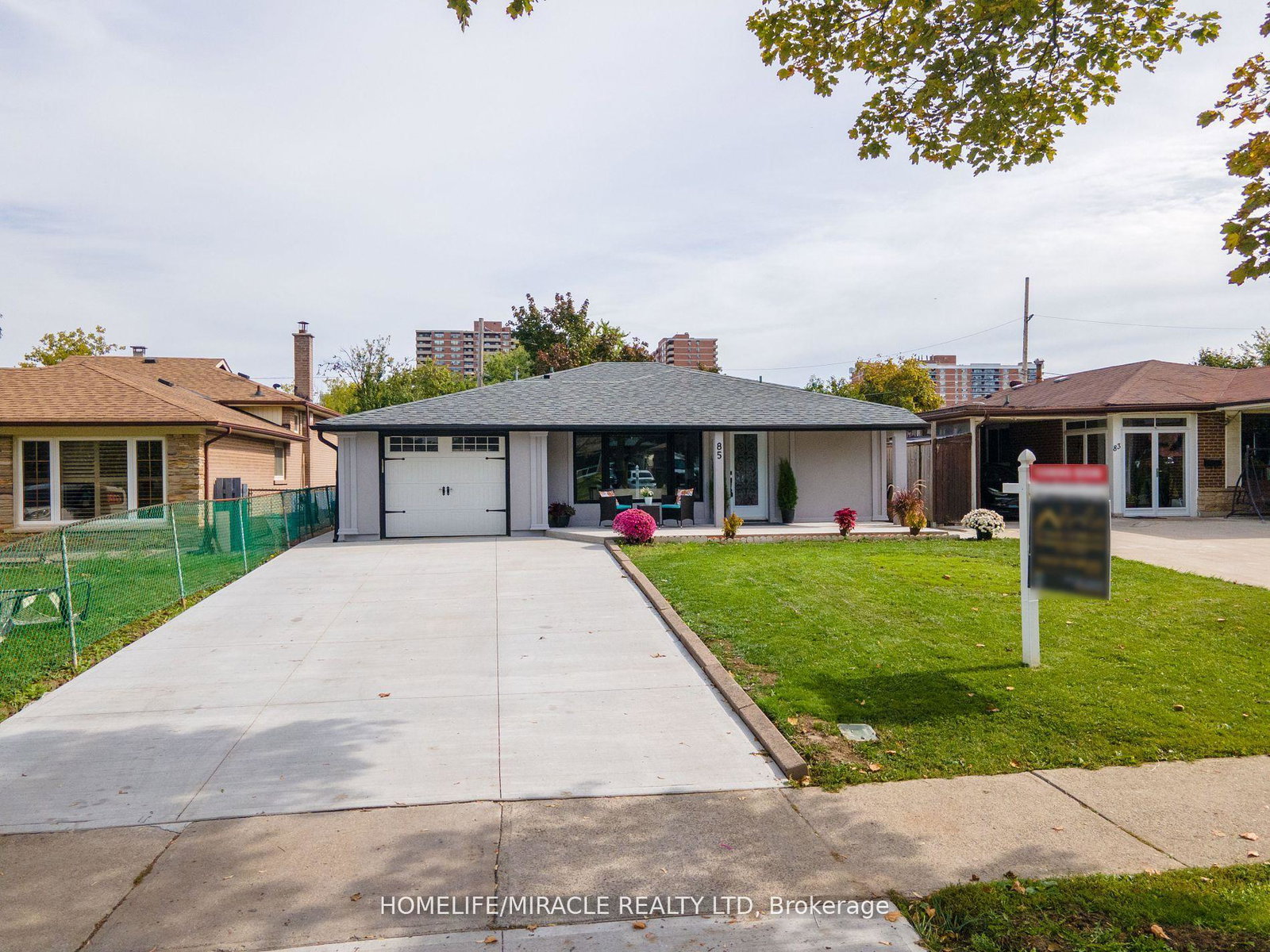 85-silverstone-drive-etobicoke-ontario-w12378415