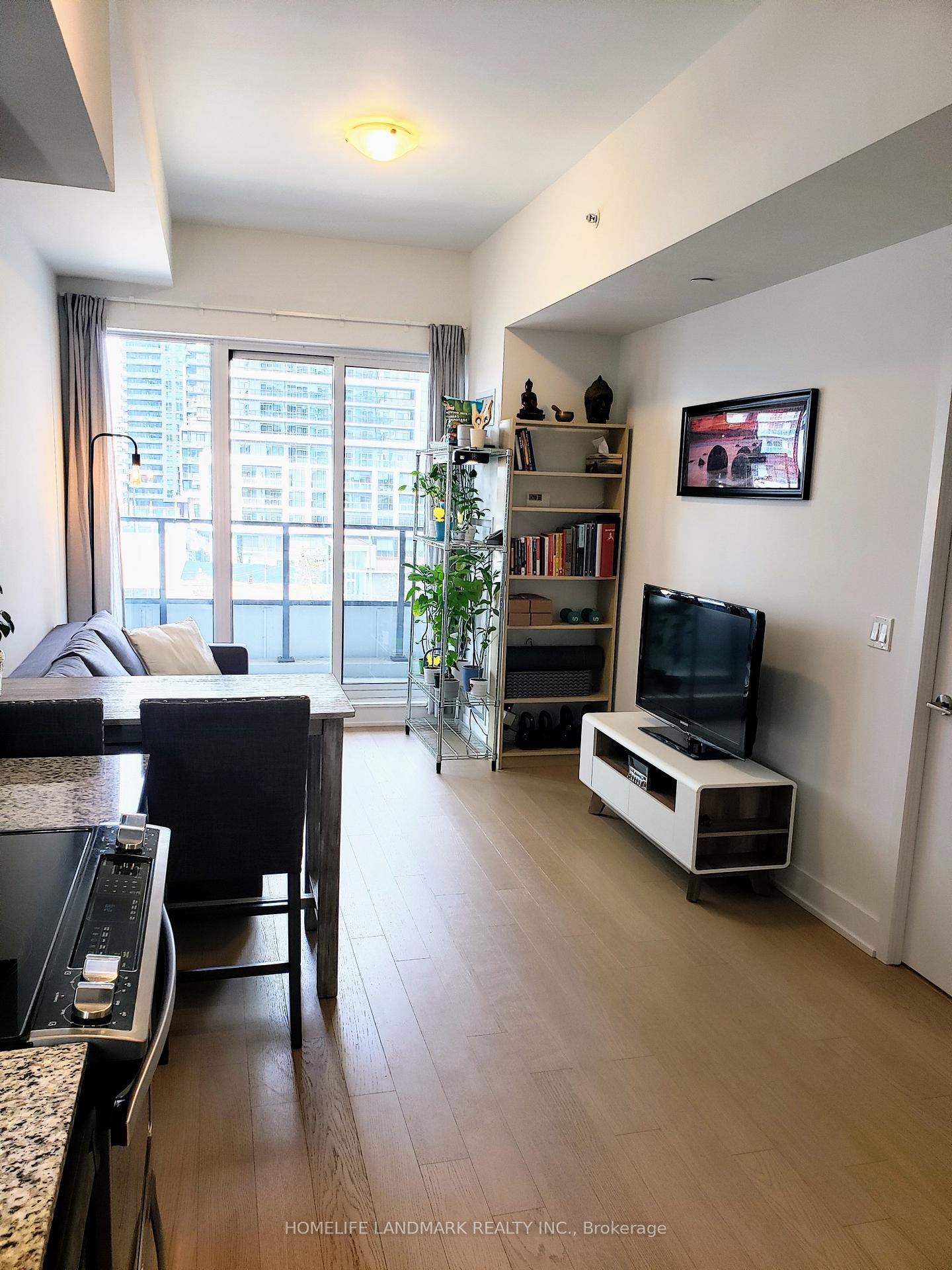 30-shore-breeze-drive-etobicoke-ontario-w12378724
