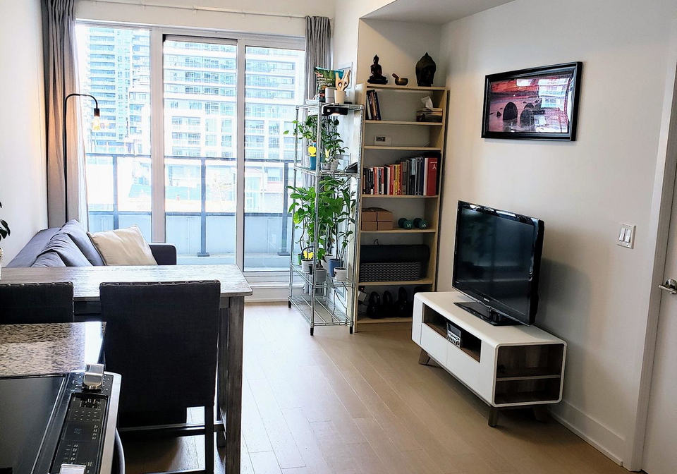 30-shore-breeze-drive-etobicoke-ontario-w12378724