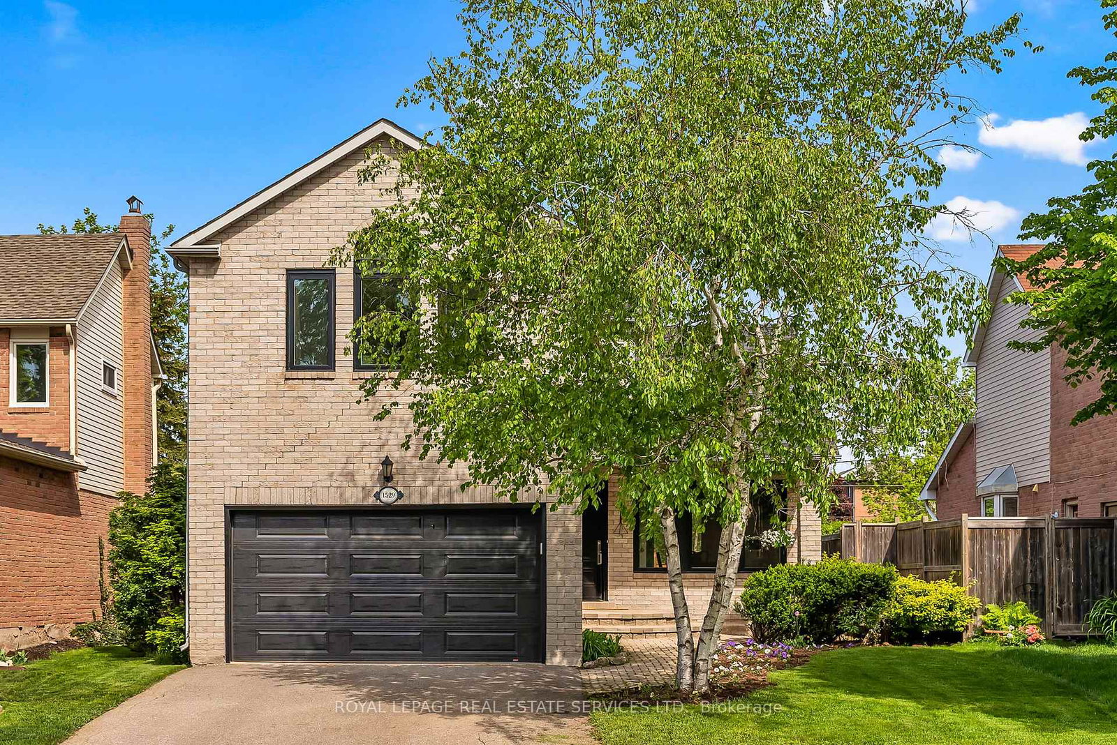 1529-greenbriar-drive-oakville-ontario-w12378729