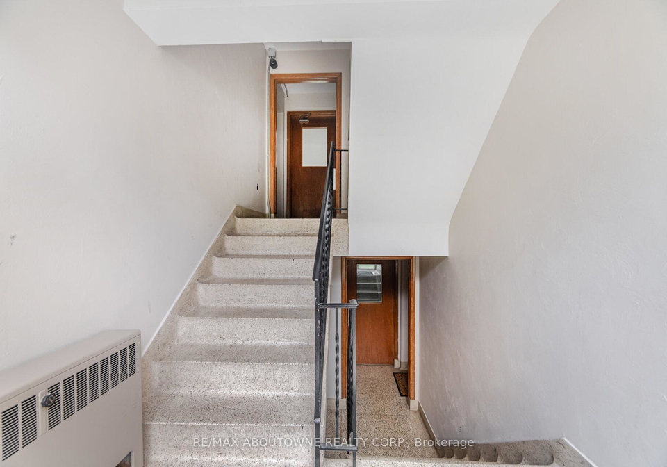 2138-ghent-avenue-burlington-ontario-w12378896