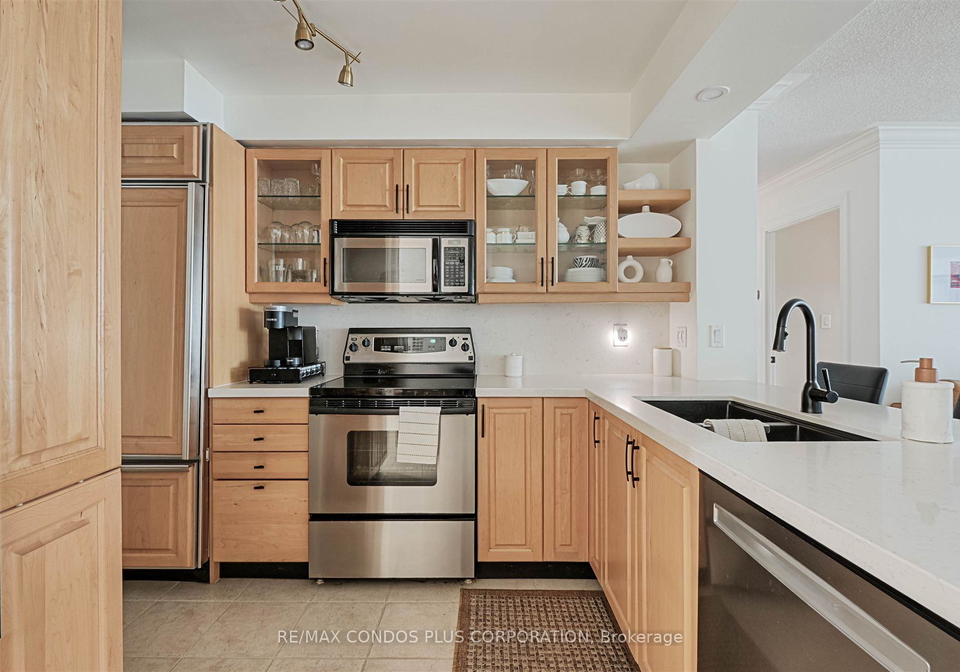 2111-lake-shore-boulevard-w-etobicoke-ontario-w12378928