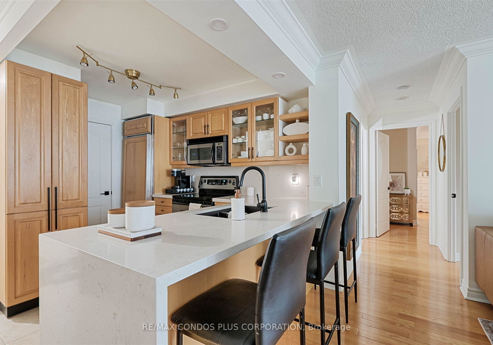 2111-lake-shore-boulevard-w-etobicoke-ontario-w12378928