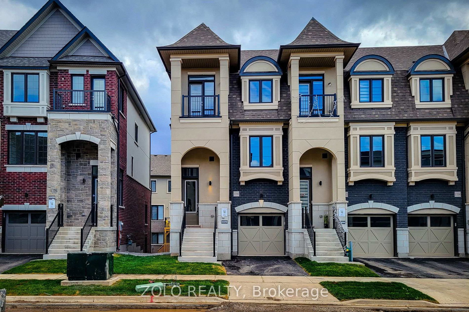 1350-kaniv-street-oakville-ontario-w12378950