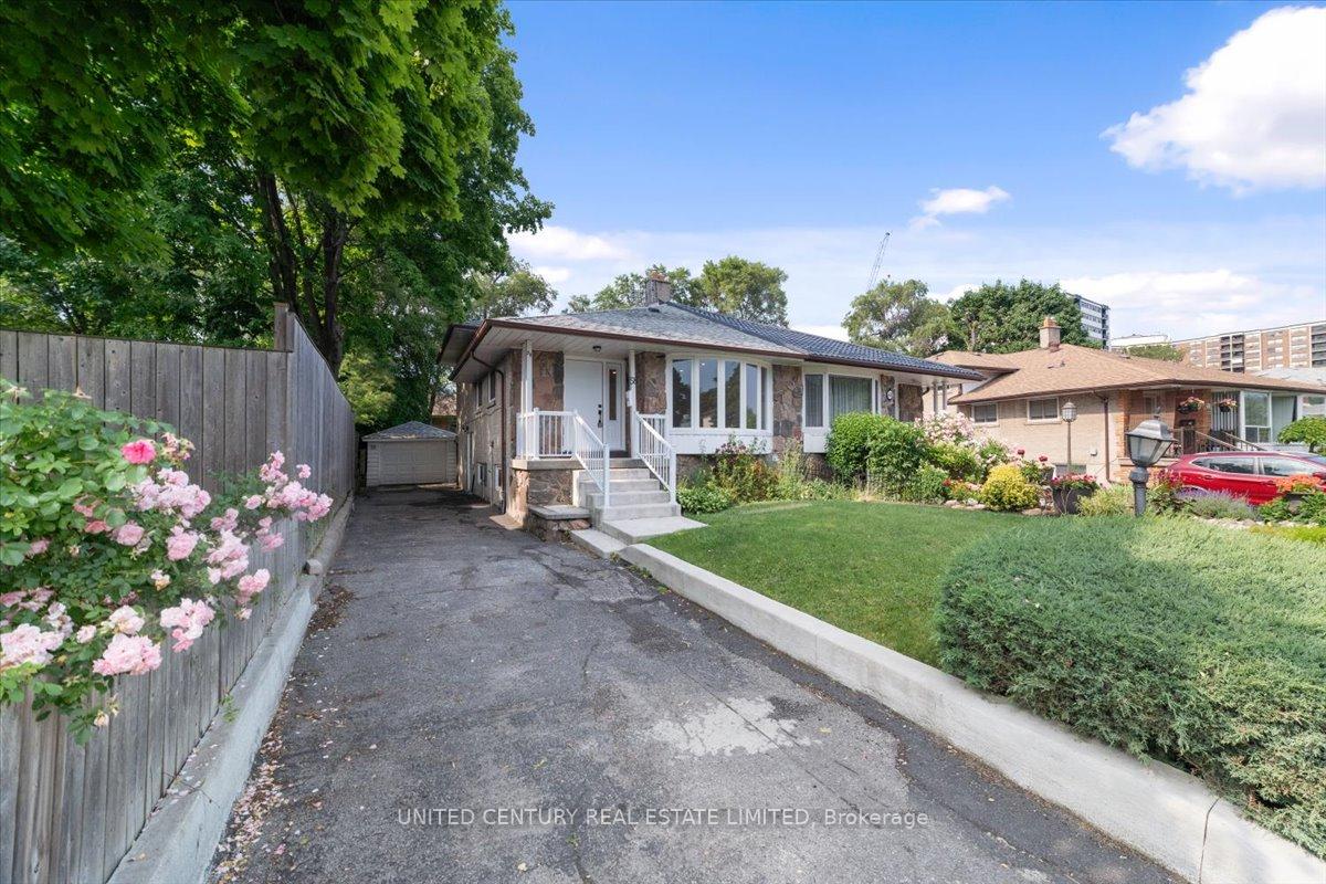 58-wareside-road-etobicoke-ontario-w12379344