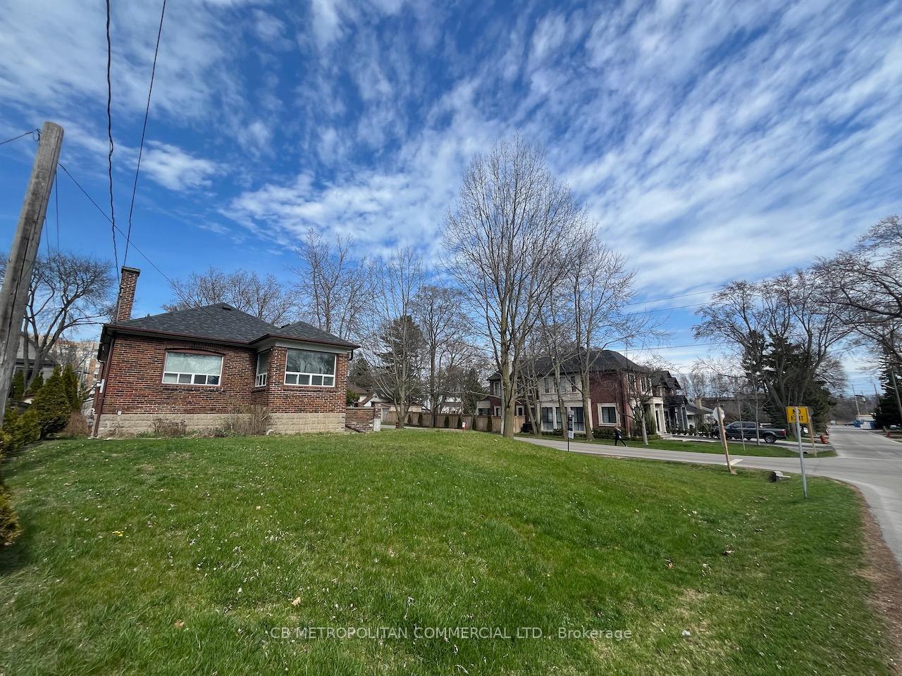 1403-orchard-hill-road-mississauga-ontario-w12379398
