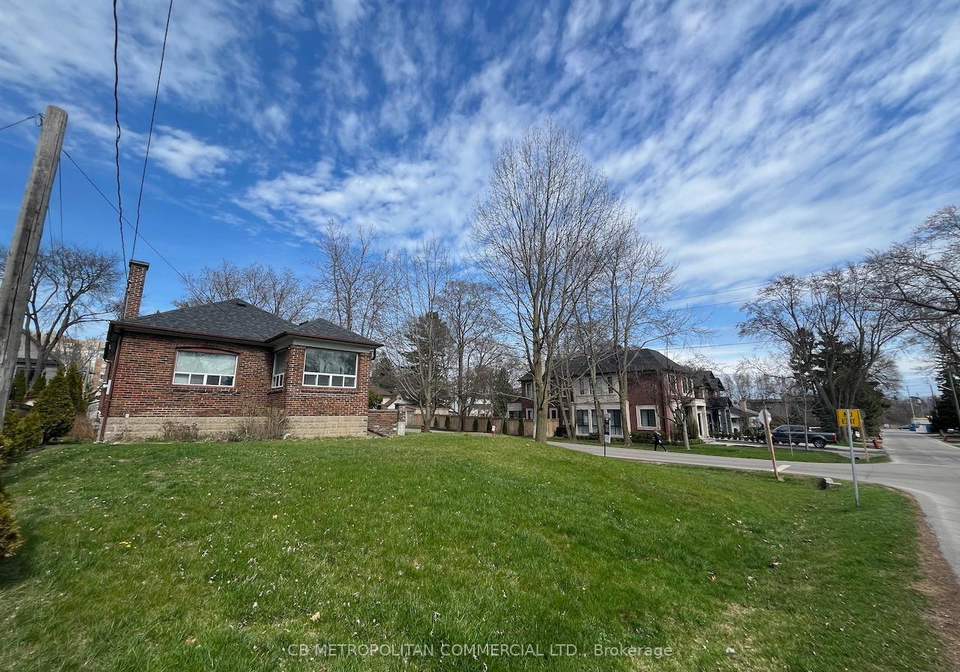 1403-orchard-hill-road-mississauga-ontario-w12379398