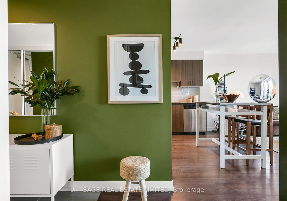 812-lansdowne-avenue-toronto-ontario-w12379733