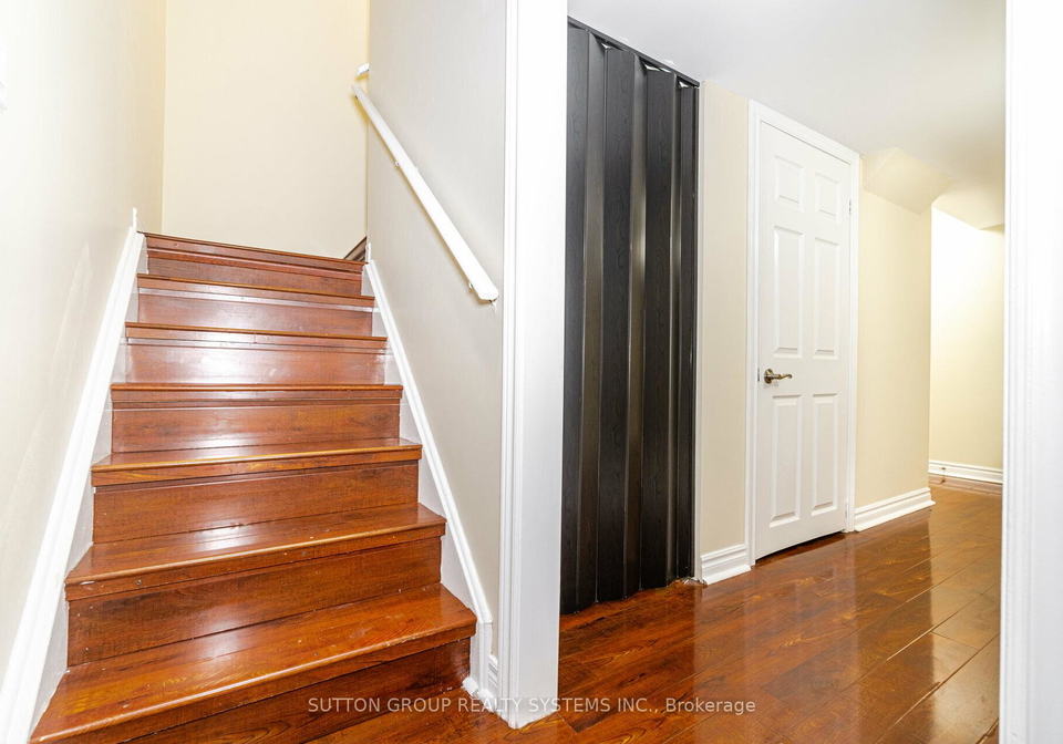 8-poplar-plains-road-brampton-ontario-w12379844