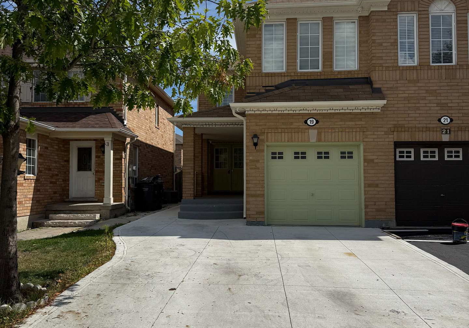 19-garibaldi-drive-brampton-ontario-w12379877