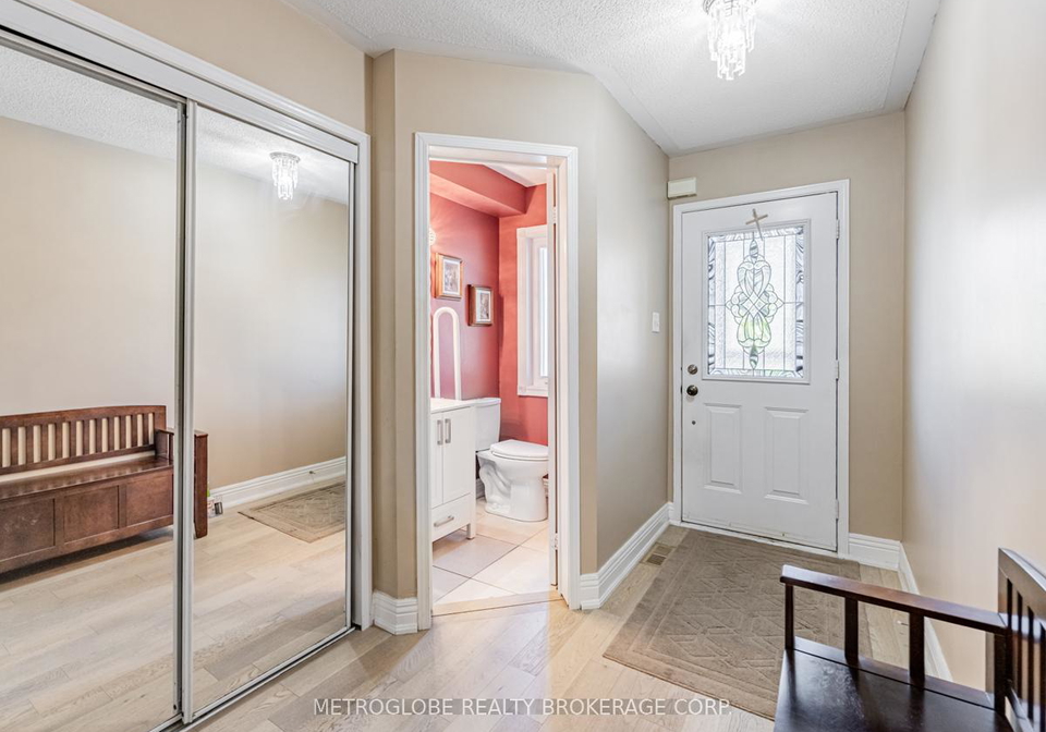 6-thunderbird-trail-brampton-ontario-w12380057