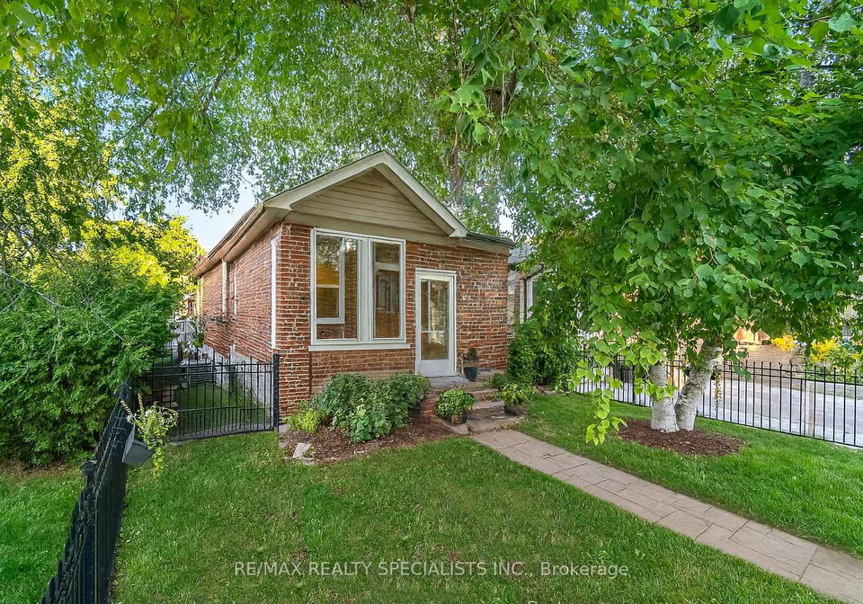 7-twenty-ninth-street-etobicoke-ontario-w12380223