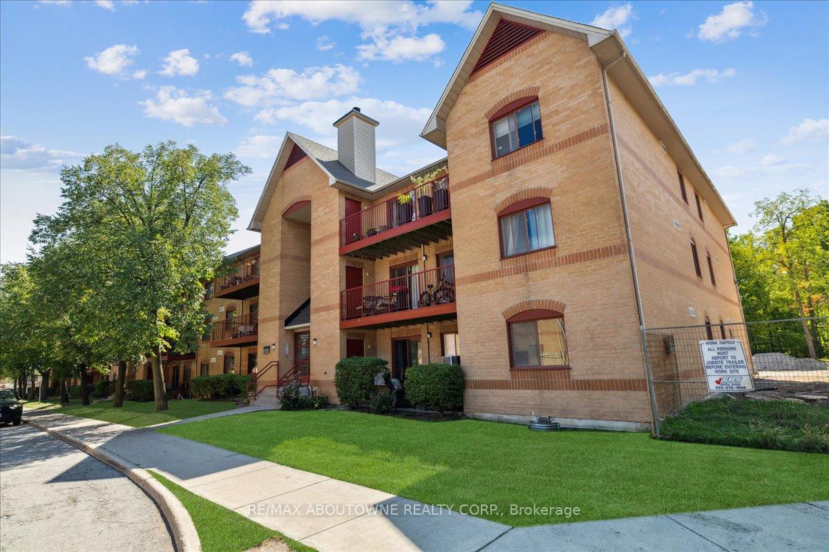 1492-pilgrims-way-oakville-ontario-w12380346