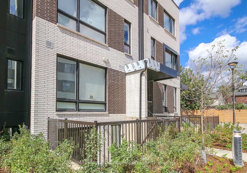 ed-clark-gardens-toronto-ontario-w12380476