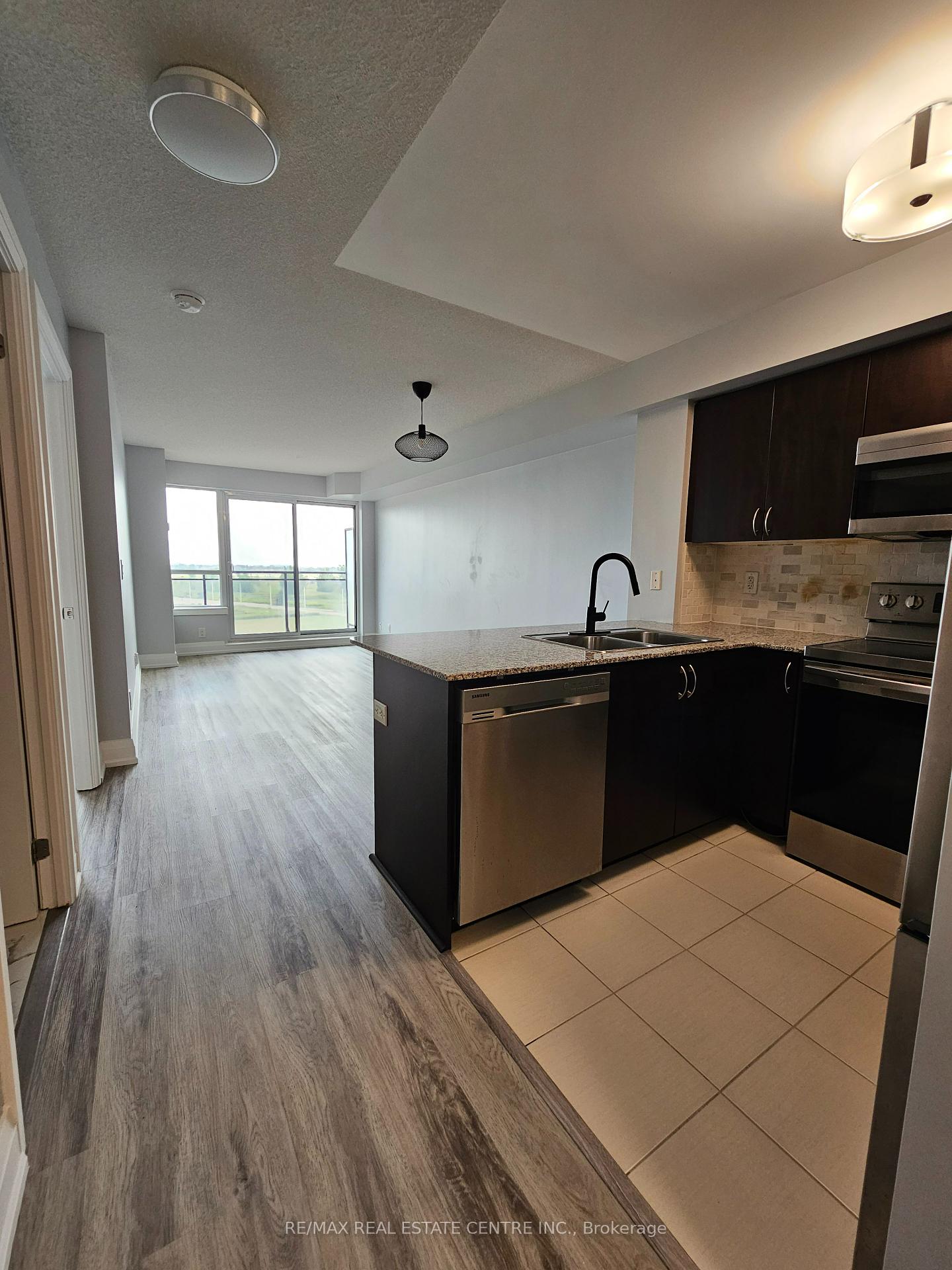 1060-sheppard-avenue-w-york-ontario-w12380852