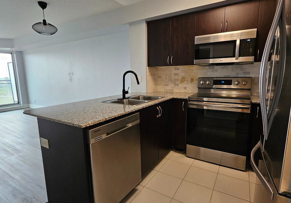 1060-sheppard-avenue-w-york-ontario-w12380852