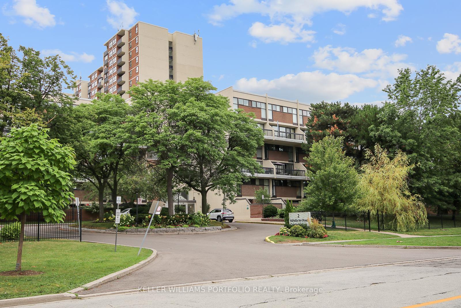 2-valhalla-inn-road-etobicoke-ontario-w12380943