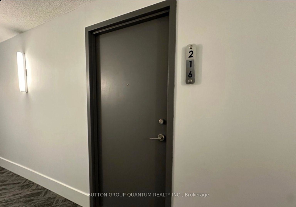 11-superior-avenue-etobicoke-ontario-w12381111