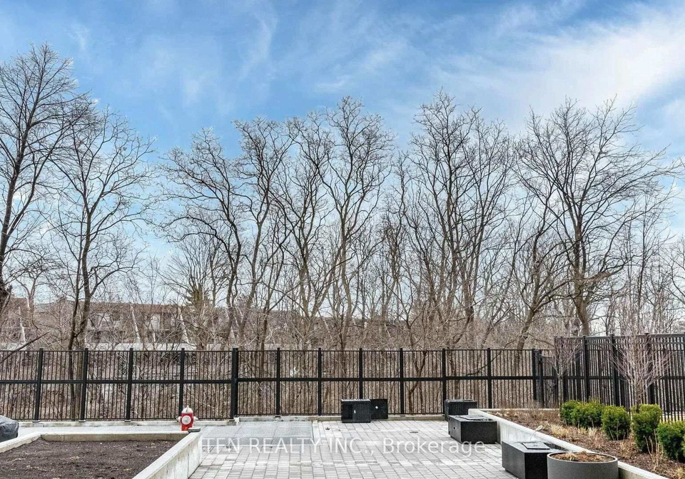 204-burnhamthorpe-road-e-mississauga-ontario-w12381157