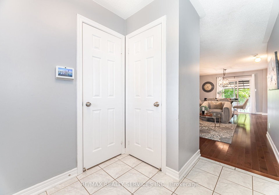 123-farthingale-crescent-brampton-ontario-w12381484
