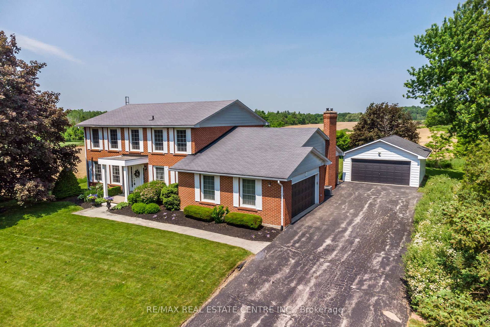 2151-1-road-burlington-ontario-w12381530