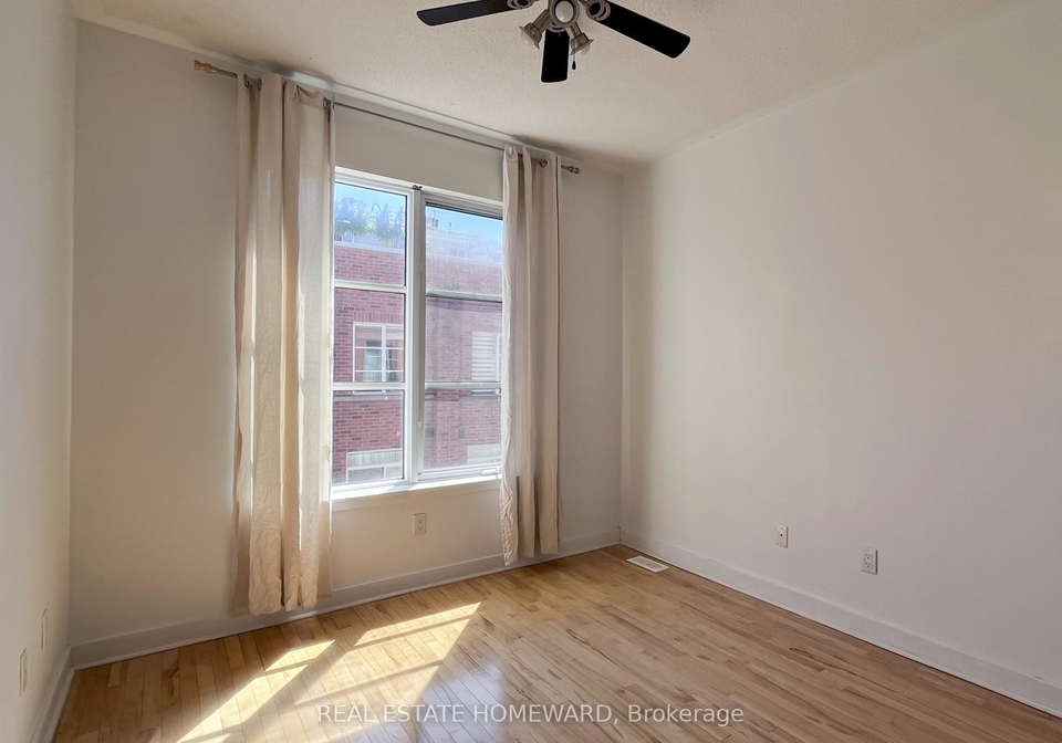 2dekoven-mews-toronto-ontario-w12381566