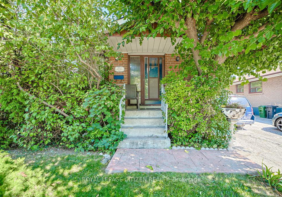 2516-jane-street-york-ontario-w12381813