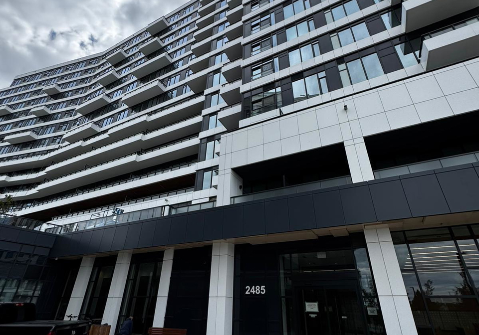 2485-eglinton-avenue-w-mississauga-ontario-w12381979