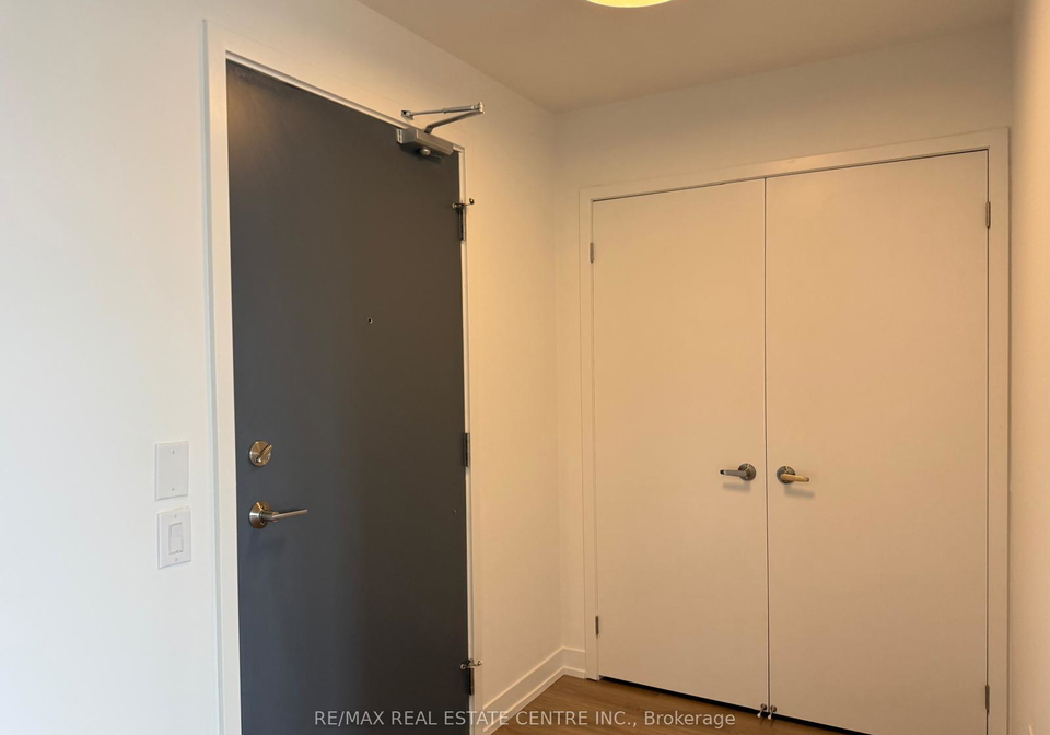 2485-eglinton-avenue-w-mississauga-ontario-w12381979