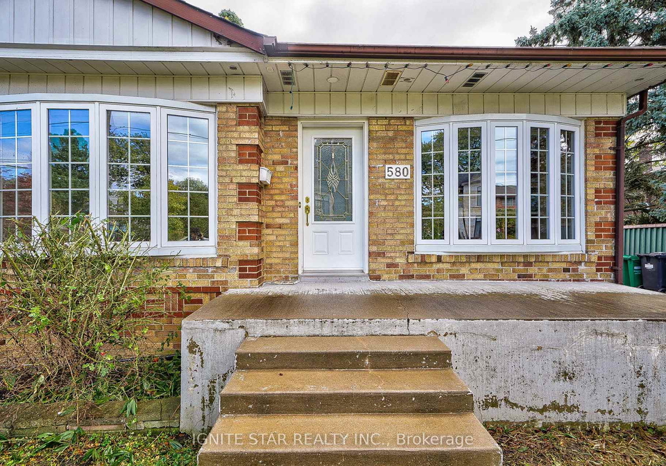 580-arbor-road-mississauga-ontario-w12382029